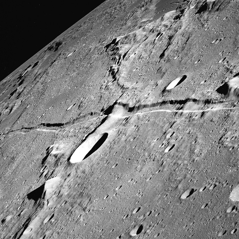 Rima_Ariadaeus-1 780 inset image