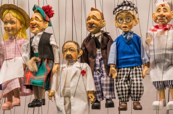 Marionettes on strings